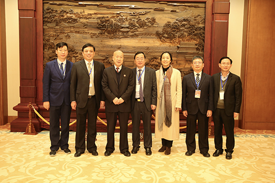 乐投官网平台董事长黄道元与参会各领导合影