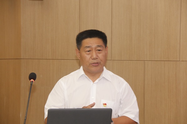 乐投官网平台党委书记张会民作点评讲话.JPG