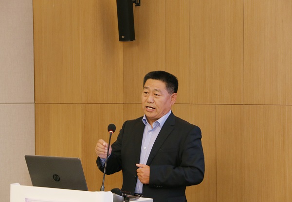 乐投官网平台党委书记张会民从企业文化建设的角度作点评发言.jpg