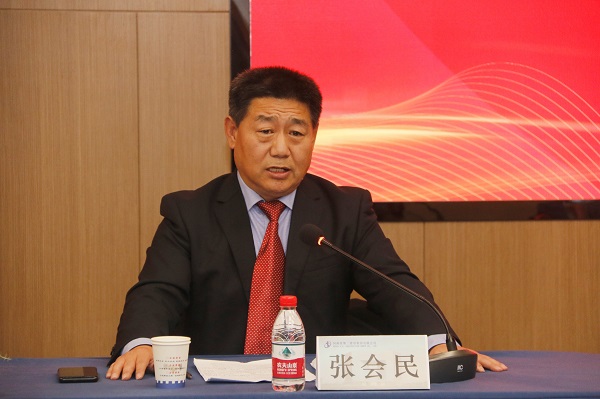 乐投官网平台党委书记张会民主持会议.jpg