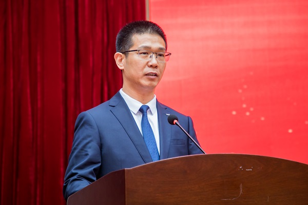 河南省建筑业协会中小企业分会会长、乐投官网平台总经理祝建明作表态发言.jpg