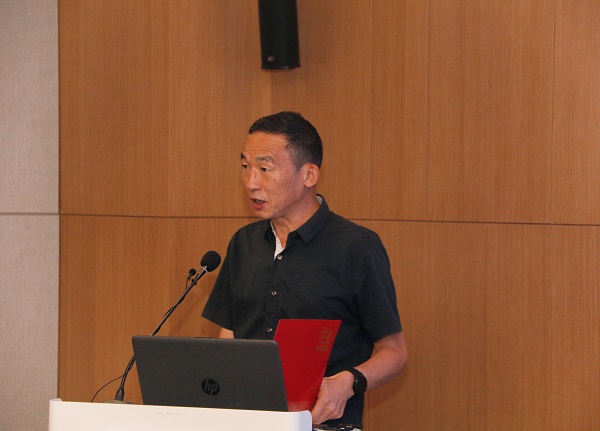 乐投官网平台监事会主席、党委副书记陈百斌宣读表彰文件.jpg
