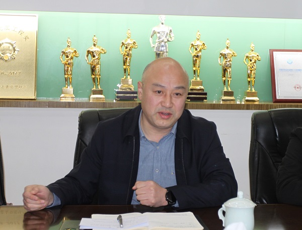 2.乐投官网平台党委副书记贾向军介绍公司情况.JPG
